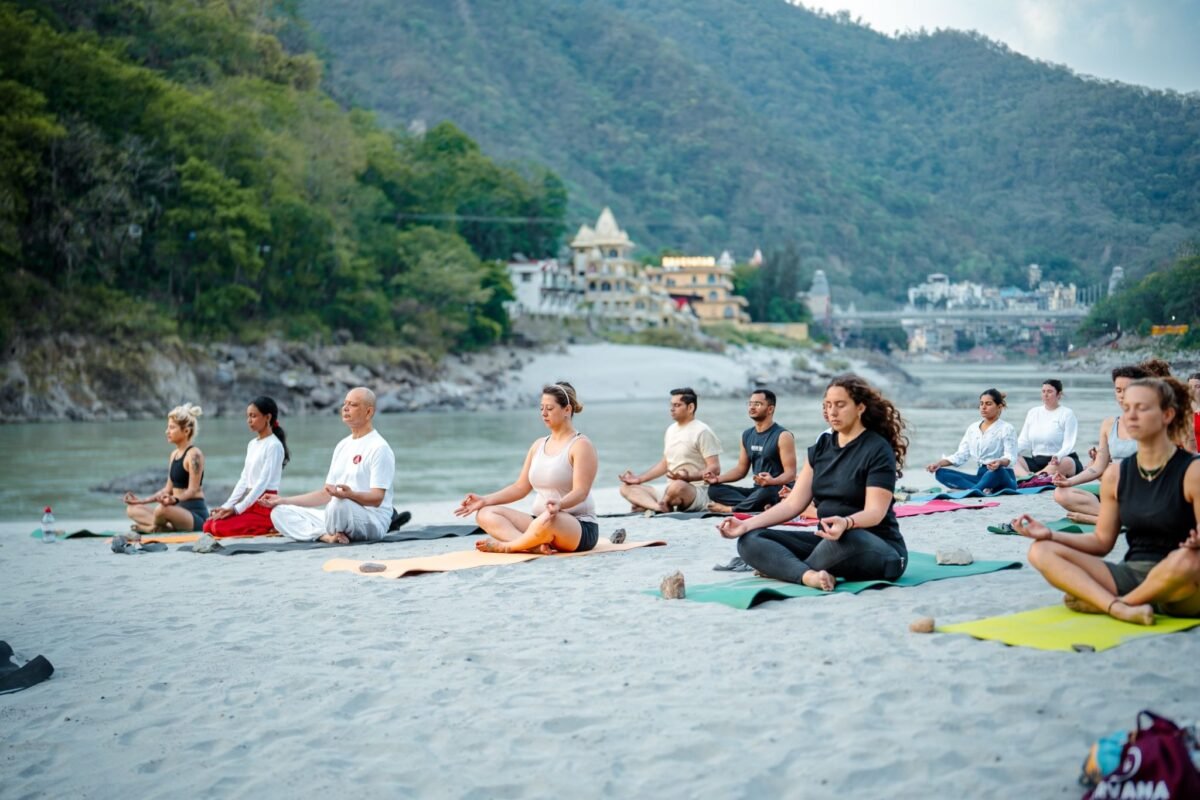 What's Special About a Yoga School in Rishikesh That Attracts Students Worldwide?