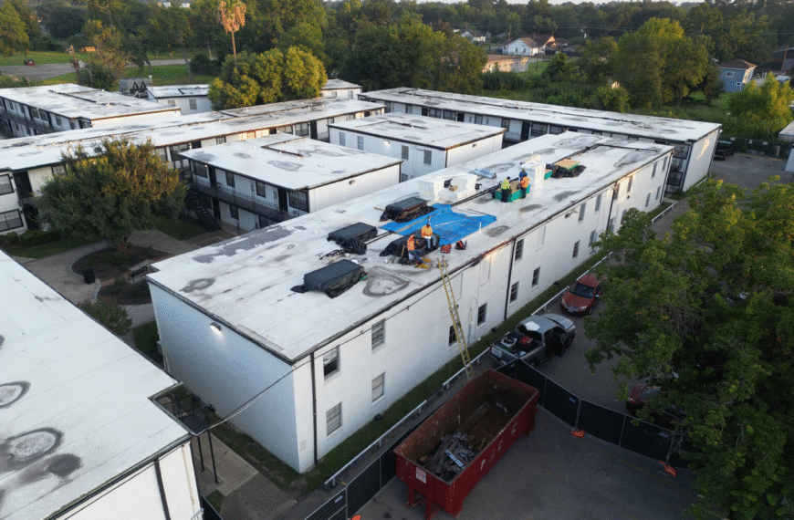 Why Choosing the Right Commercial Roofing Company Matters